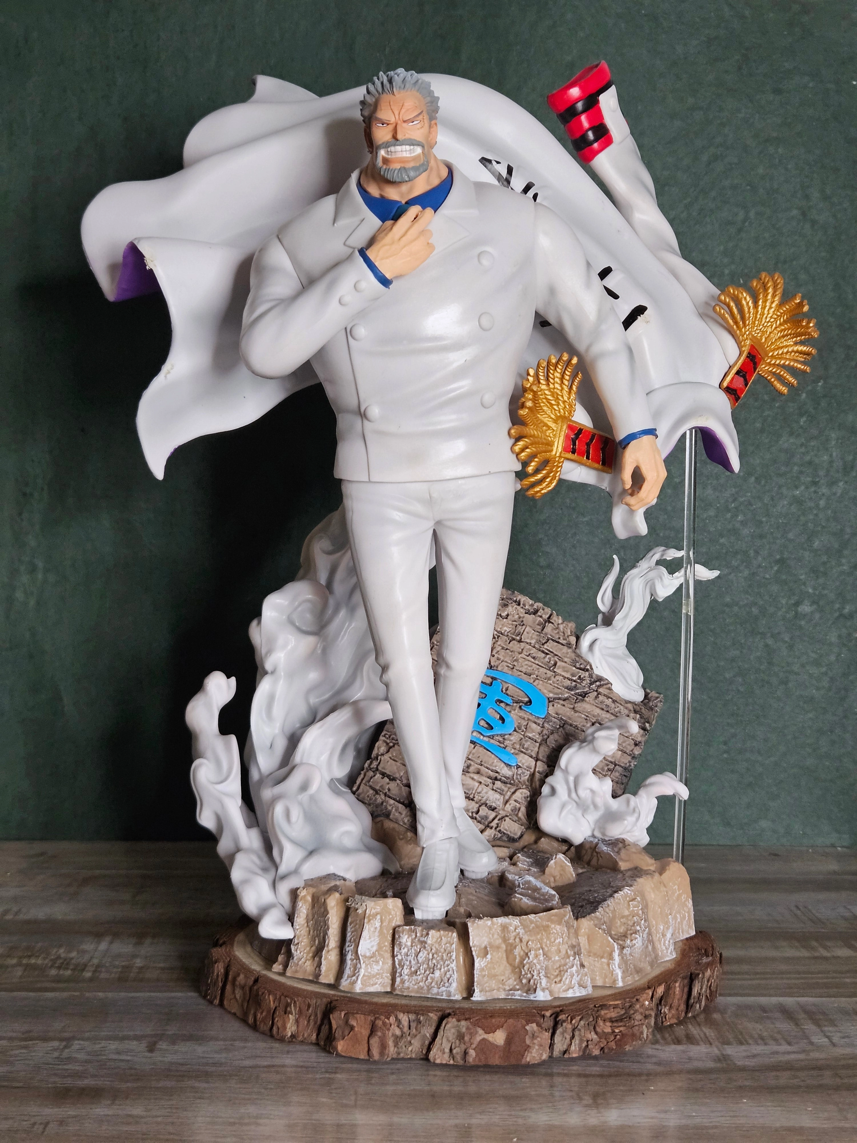 One Piece Monkey D. Garp Jumbo Captain Action Figure | 43 cm | Multiple Faces Fantasy Goods Protective Case