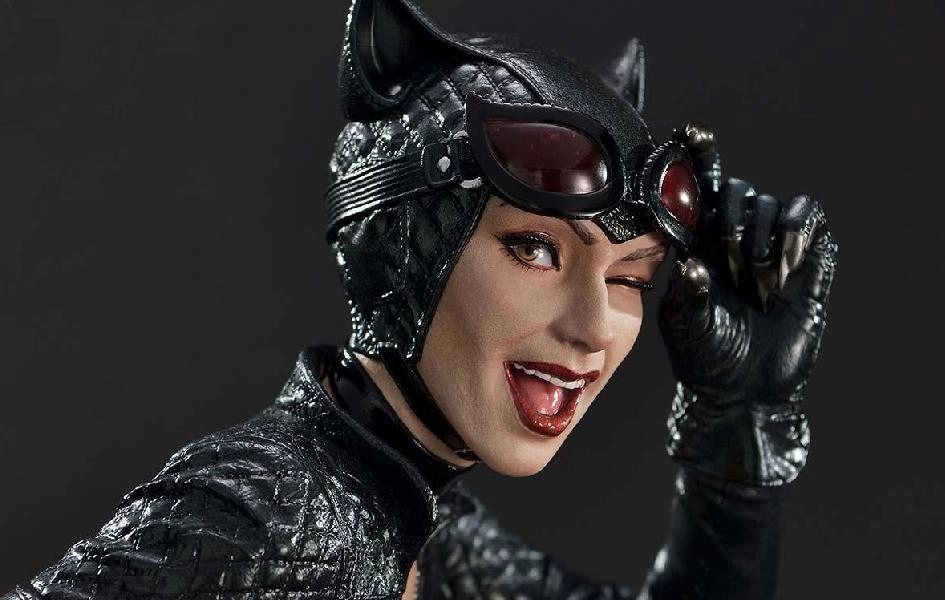 Art Showcase Grand Prize Catwoman (Concept Design by Lee Bermejo) DELUXE Version 1/3 Scale Statue