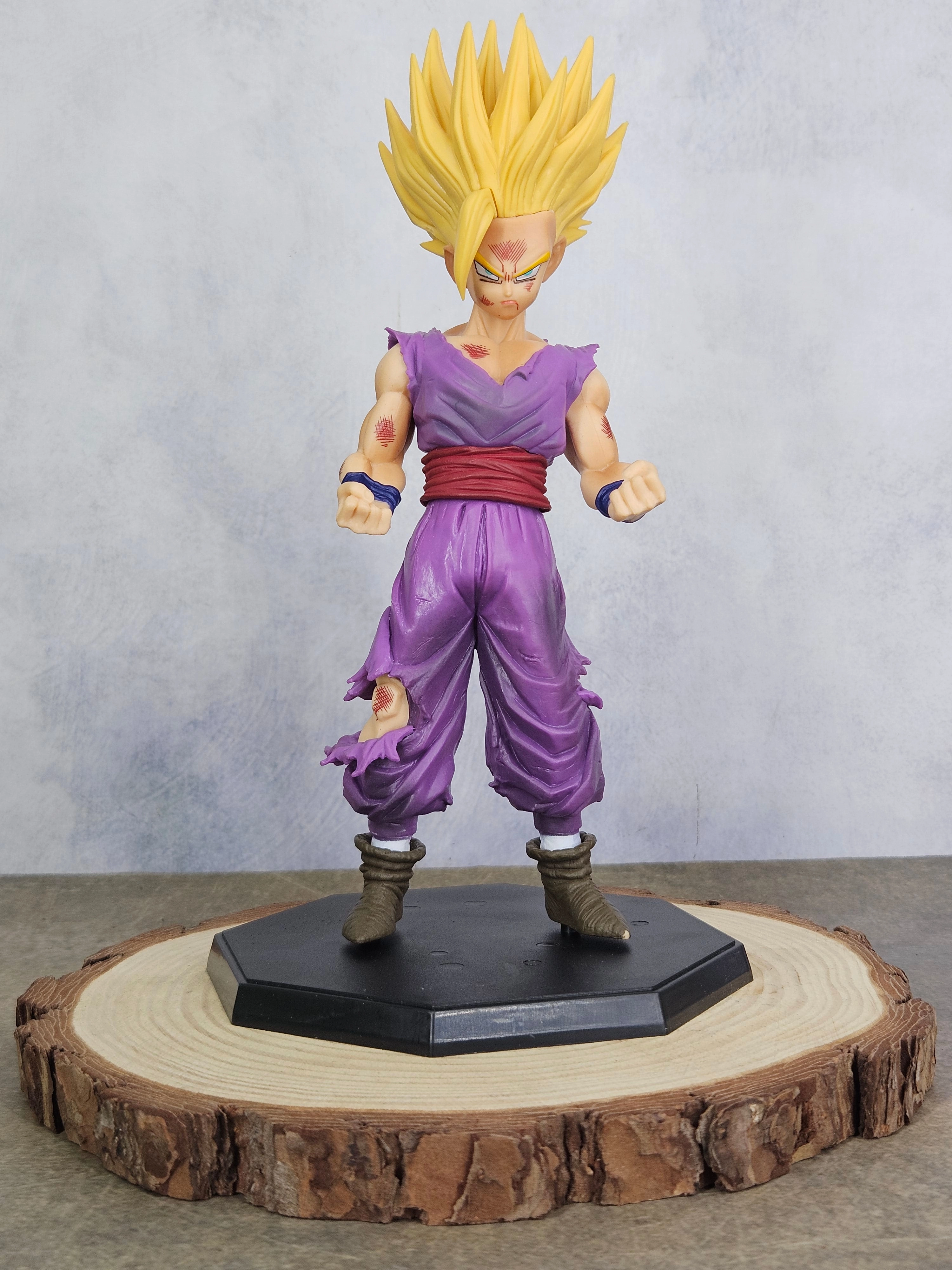 Dragon Ball Z Teen Gohan Super Saiyan 2 Action Figure | 25 cm | PVC Dining Table