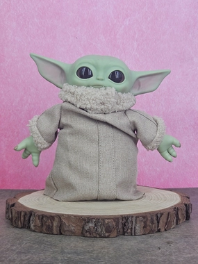 Hand Sculpted Baby Yoda "The Child" Plush Toy | Star Wars Mandalorian Soft Figure | 20 cm