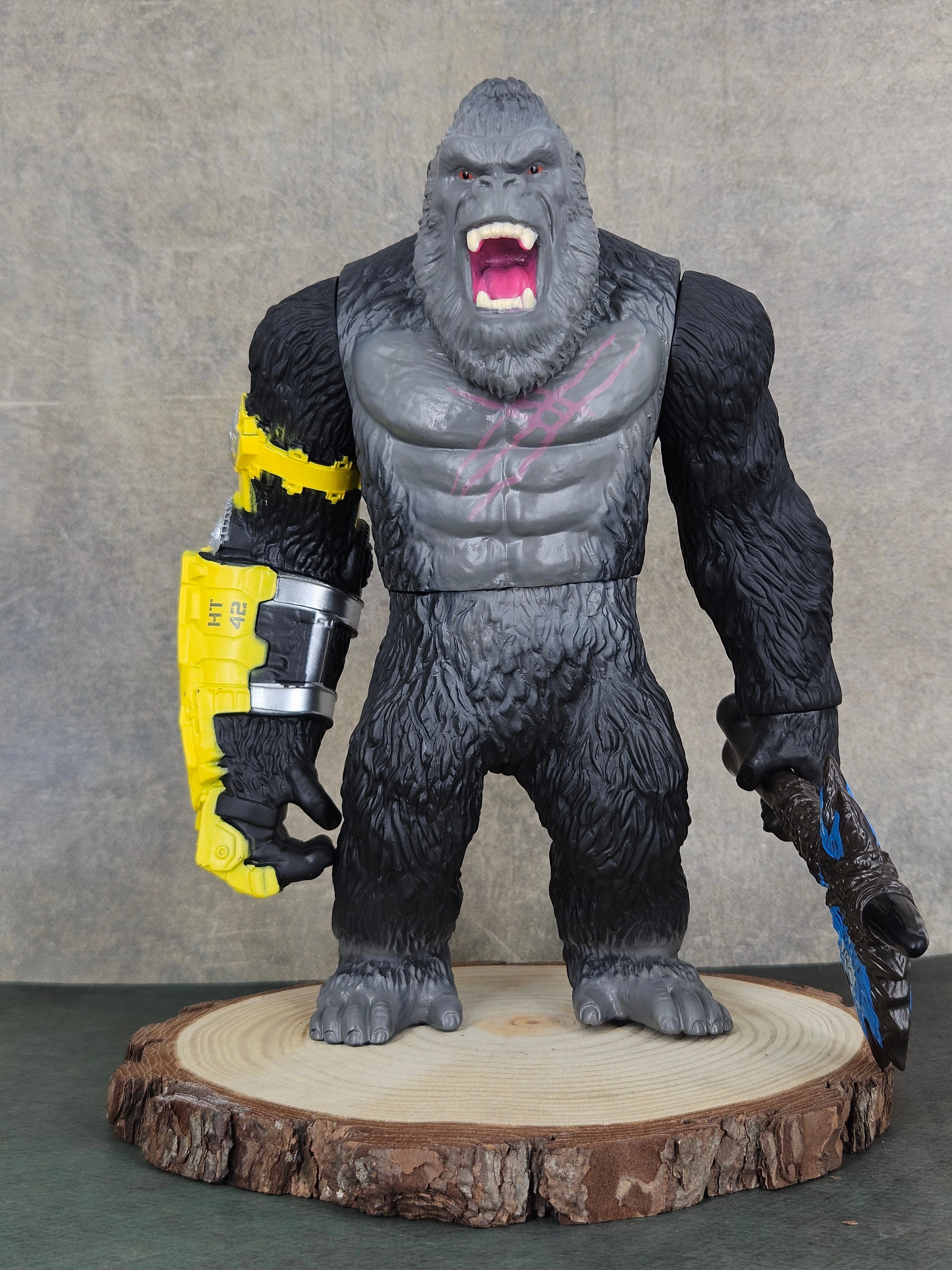 Vinyl Collection Spacecraft Model Godzilla X Kong The New Empire Gaint Kong 25  CM with weapons | premium figure