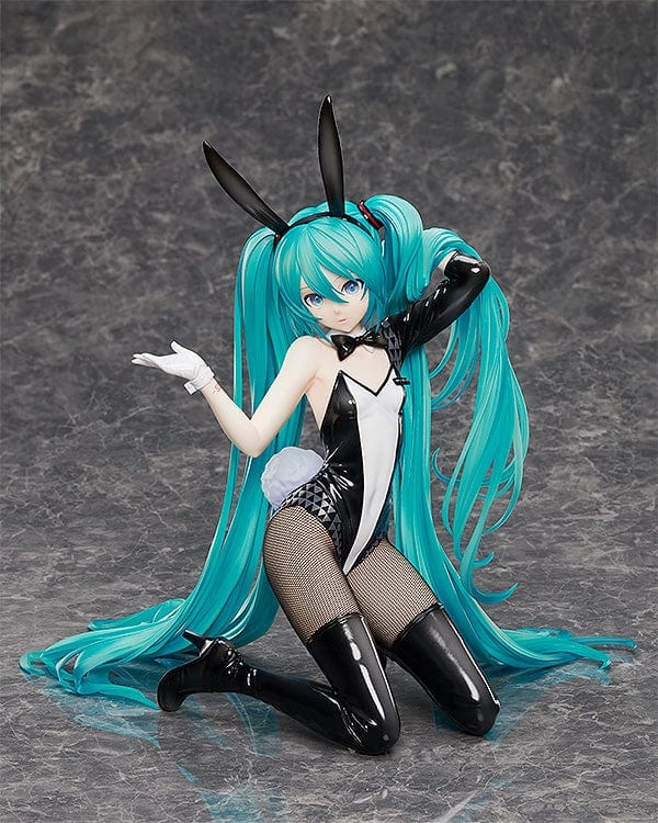Hatsune Miku : Bunny Ver / Art by SanMuYYB 1/4 Scale Figure Collectible Statue Robot Piece