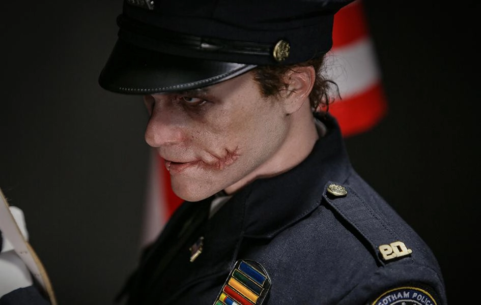 stress relief Joker Police Uniform (Heath Ledger) 1/3 Scale Statue