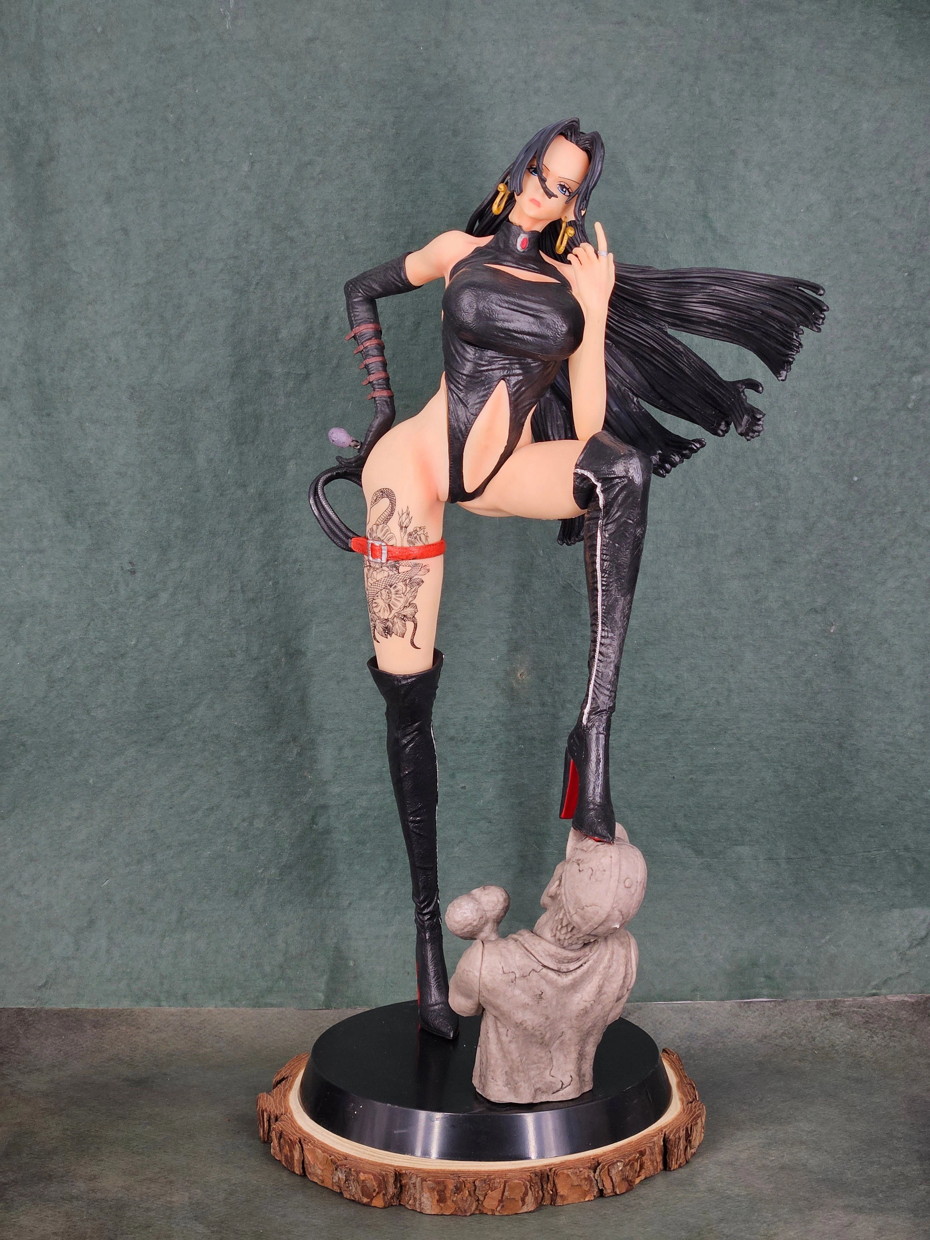 Spacecraft Model One Piece Boa Hancock Black Suit Premium Anime Action Figure | 47 cm | PVC