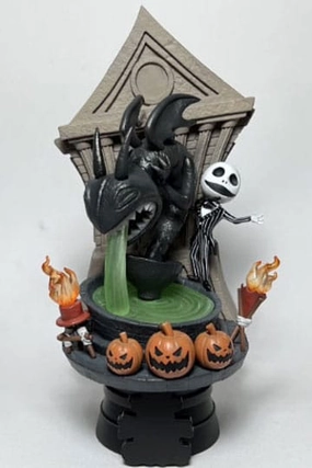 Beast Kingdom Nightmare Before Christmas The King of Halloween D-Stage PVC Diorama Statue Dog Statue