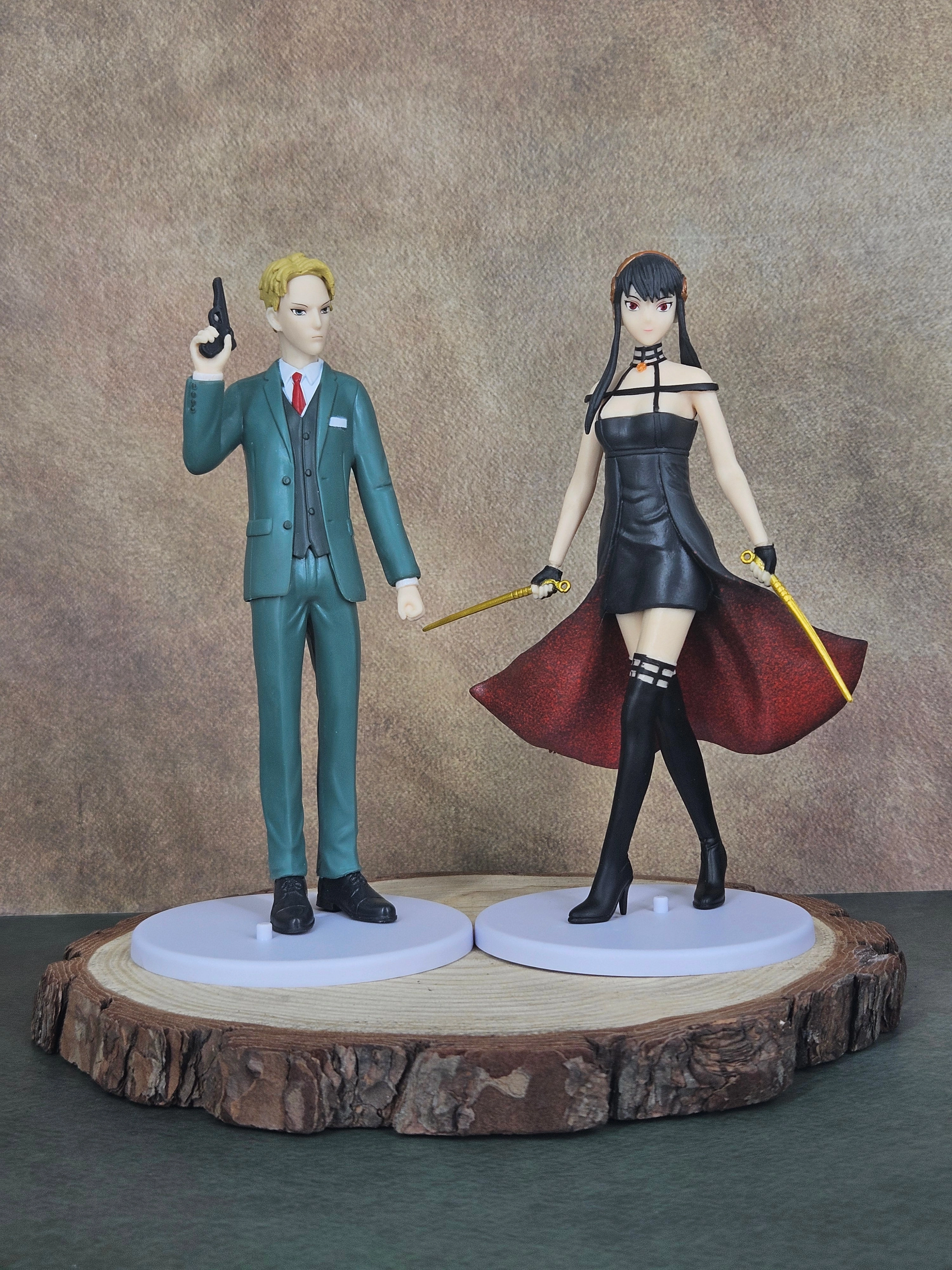 Spy x Family | Loid Forger &amp; Yor Forger Action Figure Set | 18 cm Action Piece