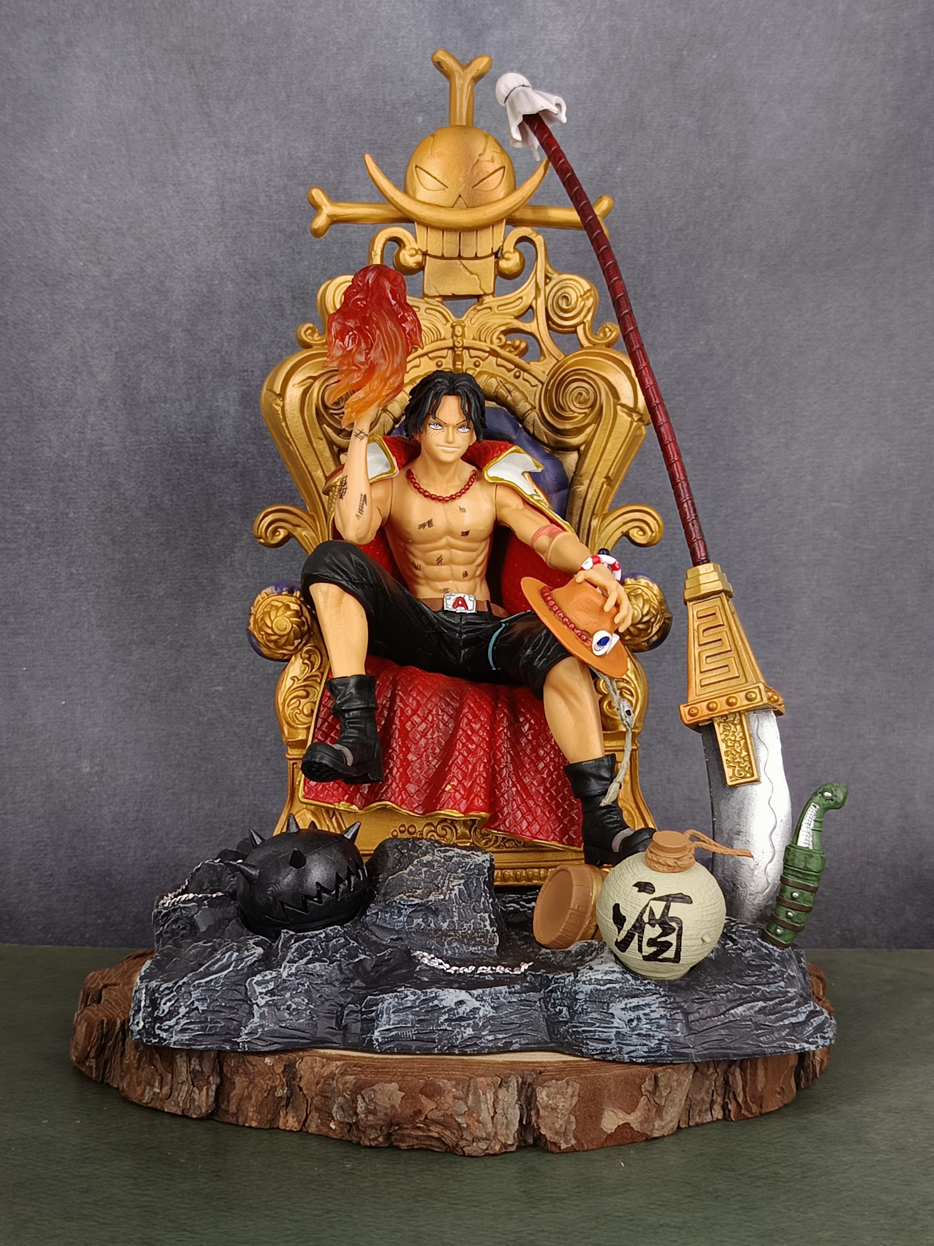 One Piece | Portgas D. Ace Sitting on Throne | 35 cm | Action Figure Domestic Pet Birthday gift