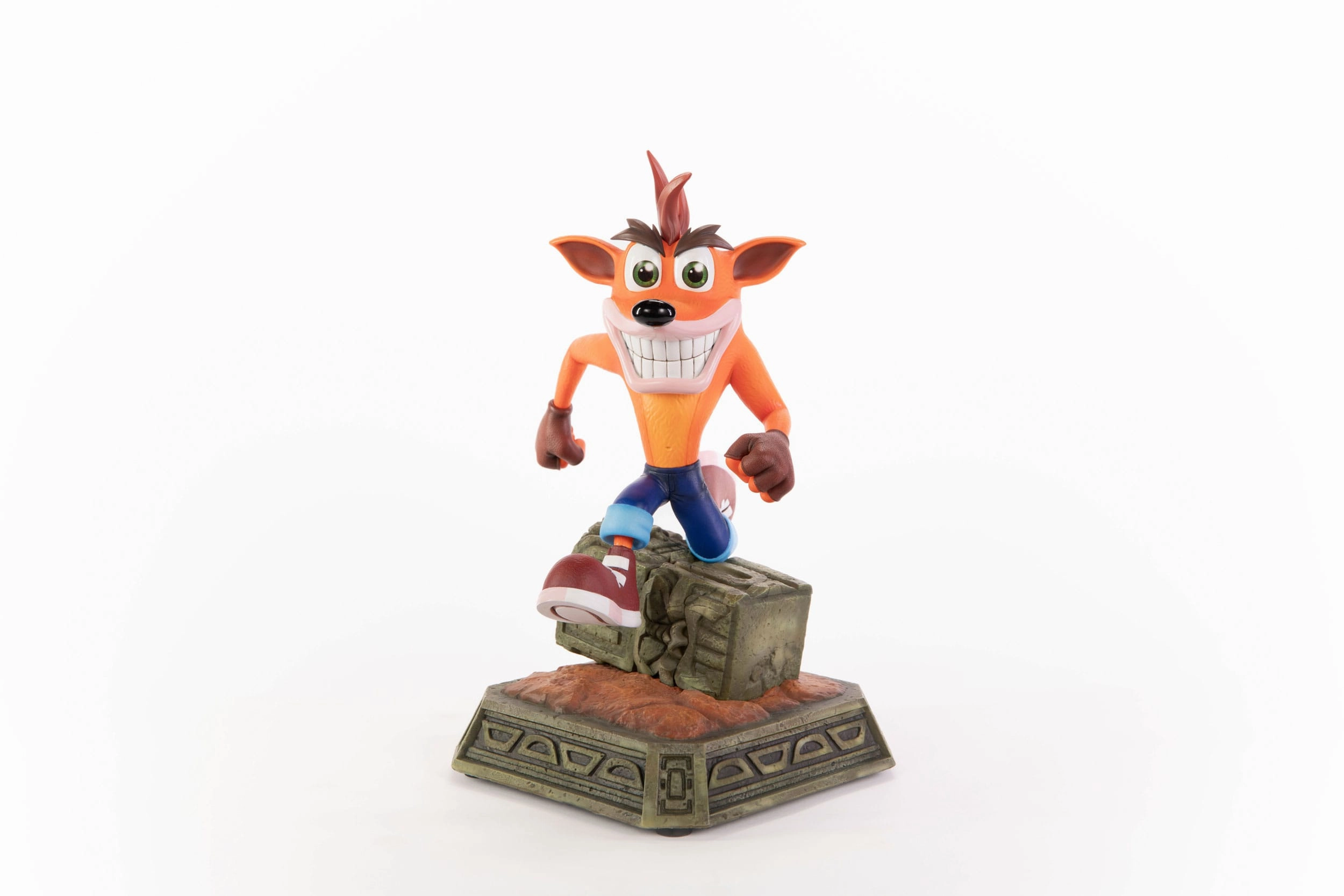 School Project First 4 Figures Crash Bandicoot Classic - Crash Bandicoot - Collectible Statue