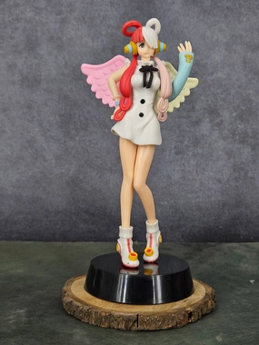 Robot Figure One Piece Red | Uta DXF Figure | 20 cm | Anime Collectible