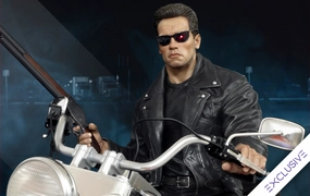 Terminator 2 - T-800 on Motorcycle (Exclusive) Signature Edition 1/4 Scale Statue Gift Bundle