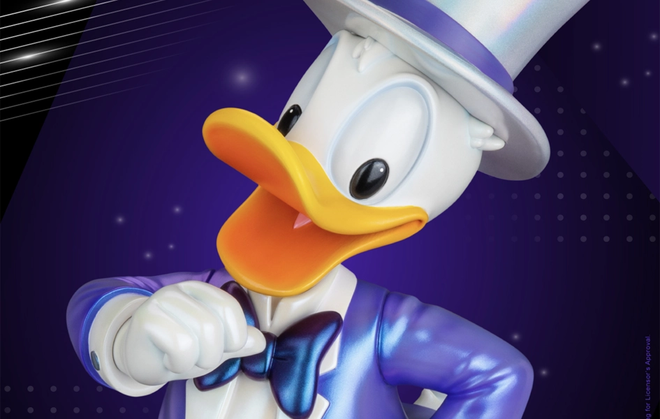 Tuxedo Donald Duck Master Craft Special Edition (Platinum Ver.) Statue Pilot Model Collection Showcase