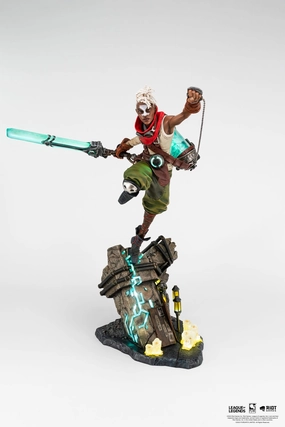 PUREARTS Ekko - League of Legends - 1/4 Scale Collectible Statue Cult Classic Anime Collection