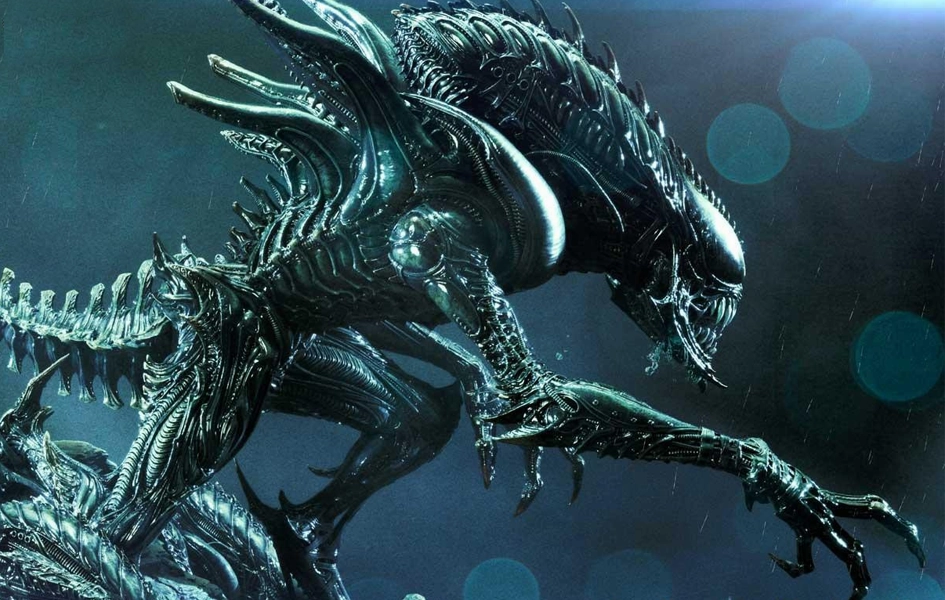 Family Heirloom Anime Sculpture Tusked Alien Bonus Version 1/4 Scale Statue