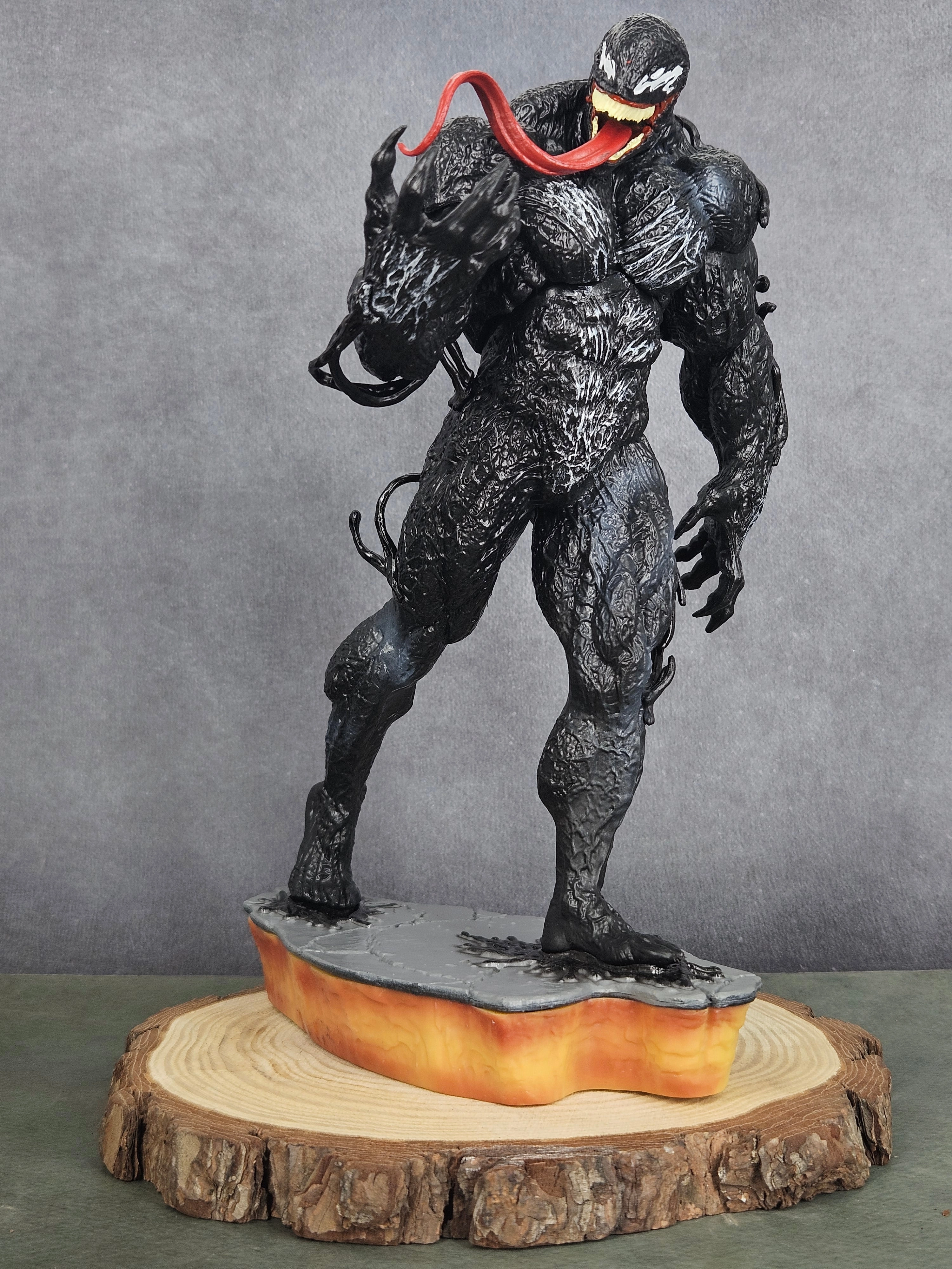 Venom Action Figure | 30 cm | Latest Edition Attacking Kitchen Decor